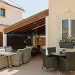 بيت ضيافة Comfy With Sea View In Private Pool *