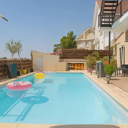Comfy With Sea View In Private Pool Pensiune *